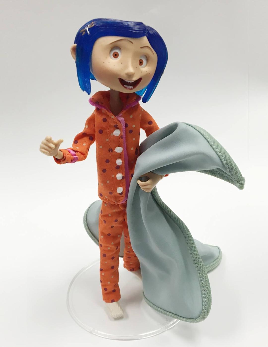 Компания NECA начнёт выпускать разного рода мерч по мультфильмам студии LAIKA.
Первой ласточкой станет вот такой сет по Коралине, эксклюзивный для Комик-кона. В будущем планируется выпуск кукол с по...